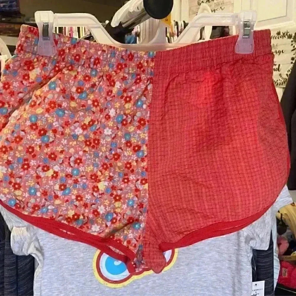 Womens Medium shorts NEW
